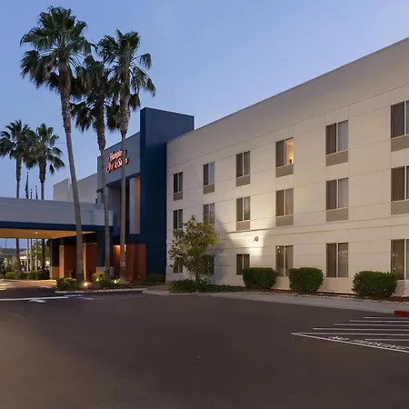 Hampton Inn & Suites Lathrop-3