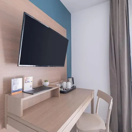 Comfort Aparthotel Cannes Mandelieu-3
