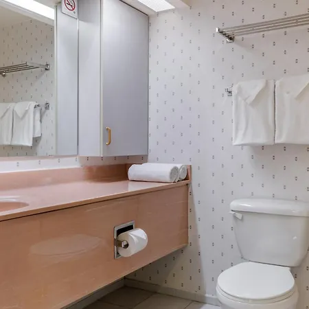 Cartier Place Suite Hotel-3