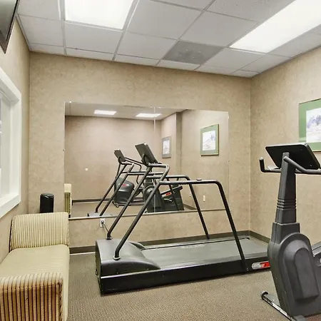 Ramada By Wyndham Roanoke-2