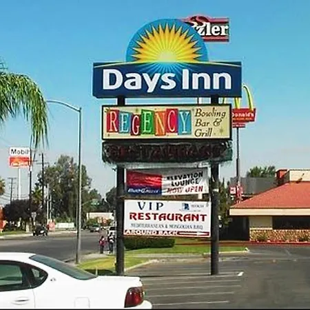 Days Inn By Wyndham Bakersfield-2