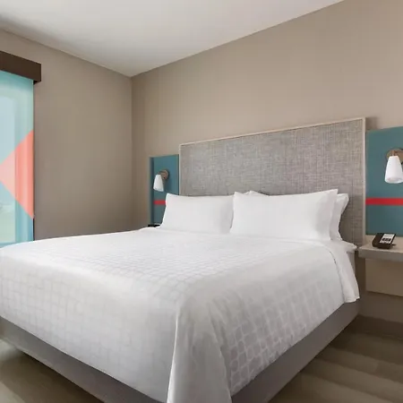 Avid Hotel-Midland-3