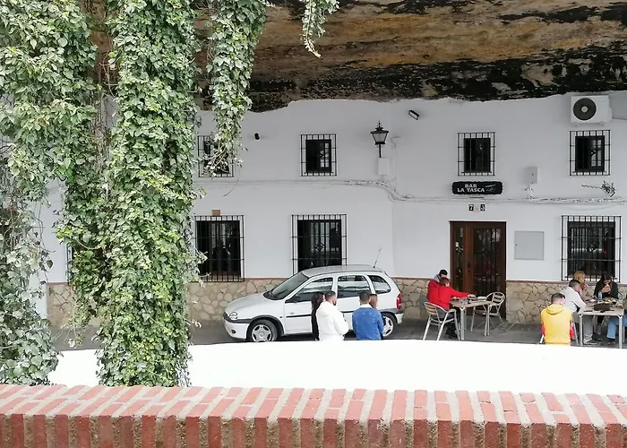 Entrecuevas