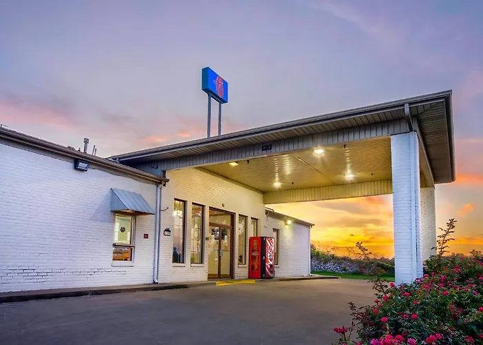 Motel 6-Grand Rivers, Ky