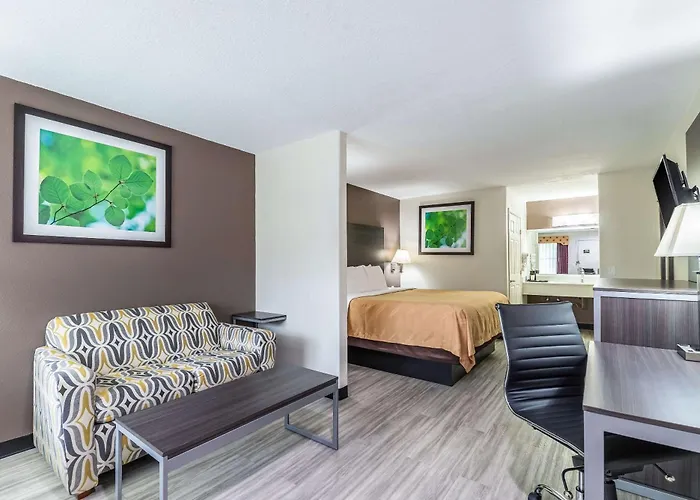 Quality Inn & Suites Canton