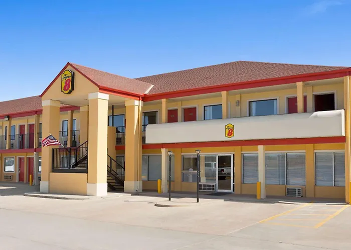 Super 8 By Wyndham Woodward