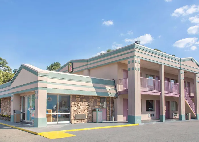 Super 8 By Wyndham Durham/University Area Nc