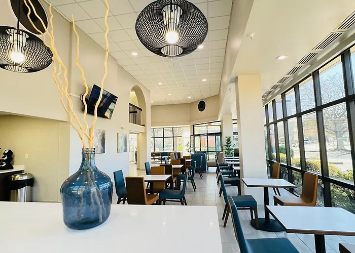 Wingate By Wyndham Williamsburg Hotel