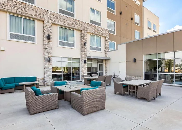 Best Western Plus Bolivar Hotel & Suites