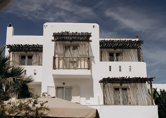 Medusa Beach Resort & Suites Plaka 