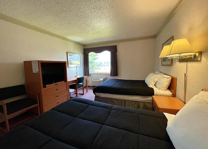 Tamarack Inn