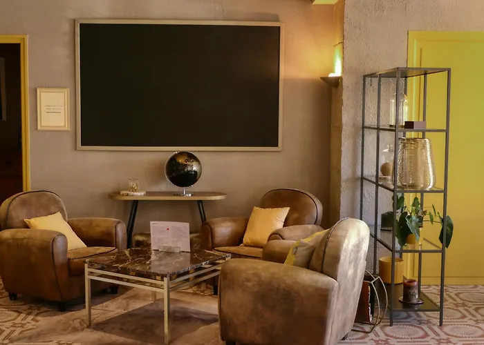 Logis Hotel Le Manoir - Luberon Apt