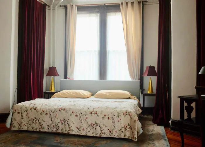 Fort Pl B&B And Gallery New York