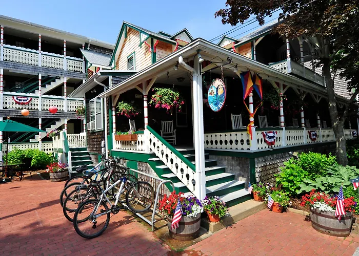 Pequot Hotel Oak Bluffs