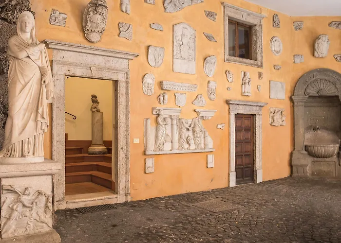 Trevi Rome Suite