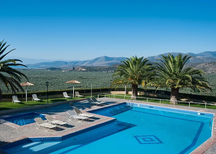 Chrissa Camping Rooms & Bungalows Delphi