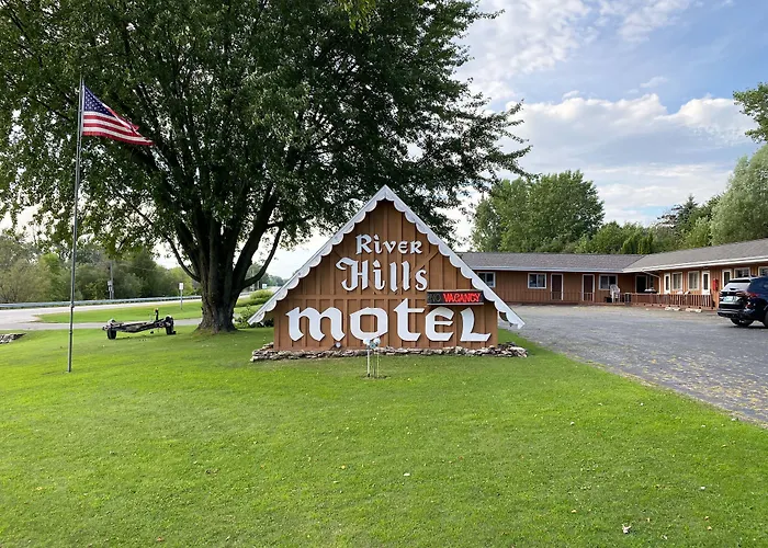 The River Hills Motel - Algoma, Wi - Near Door County