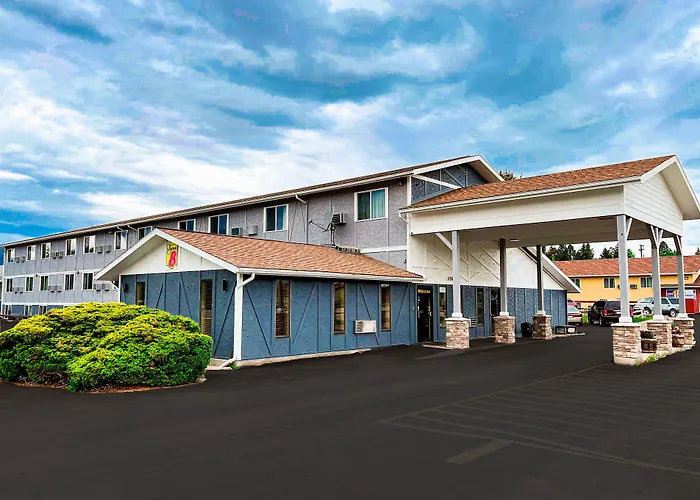 Super 8 By Wyndham Missoula/Brooks Street Hotel