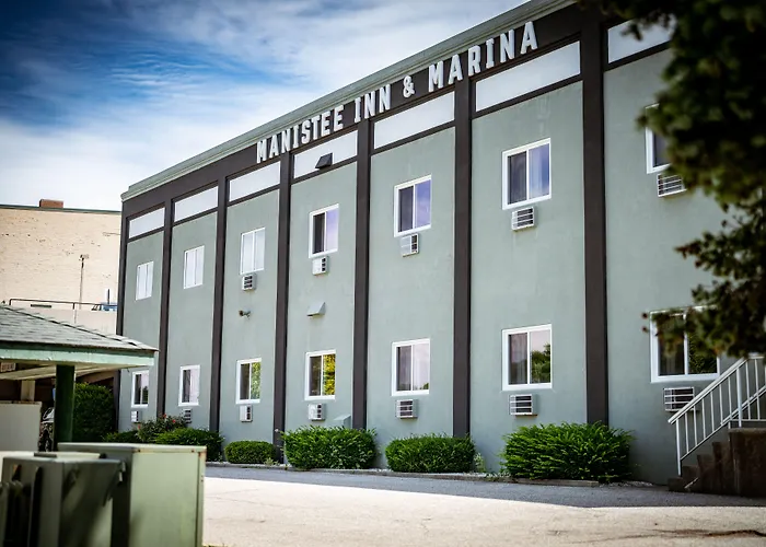 Manistee Inn & Marina