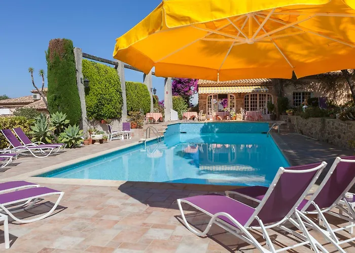 L' Escapade Hôtel&Restaurant Le Pradet