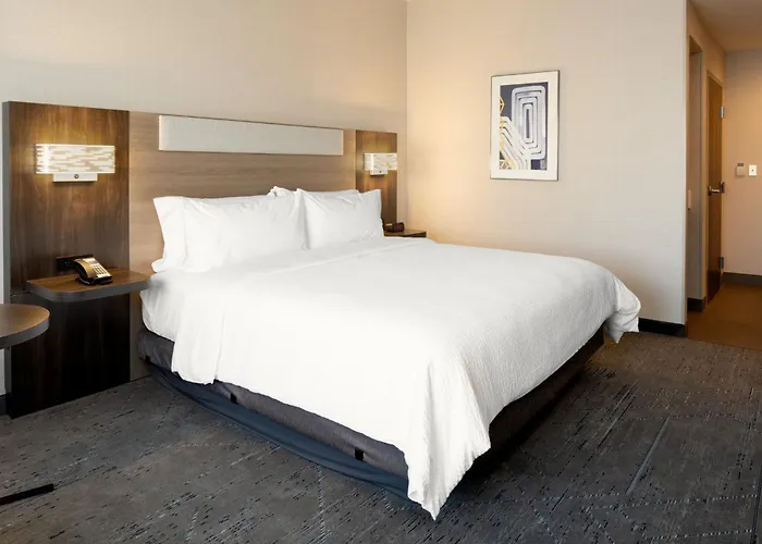 Holiday Inn Express & Suites Lathrop By Ihg
