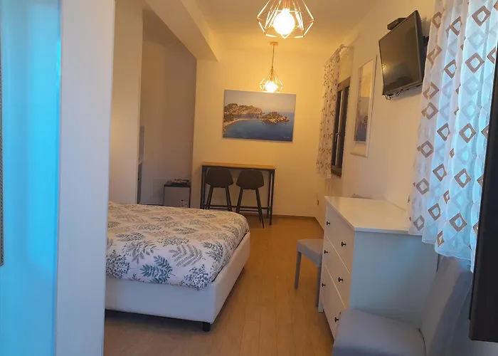 Elegant mini appartments Floridia close to the center private parking