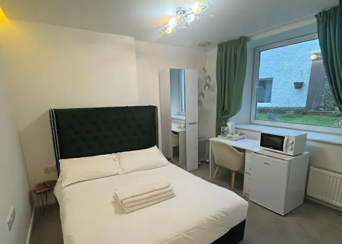 Oyo Newquay Beach Hotel