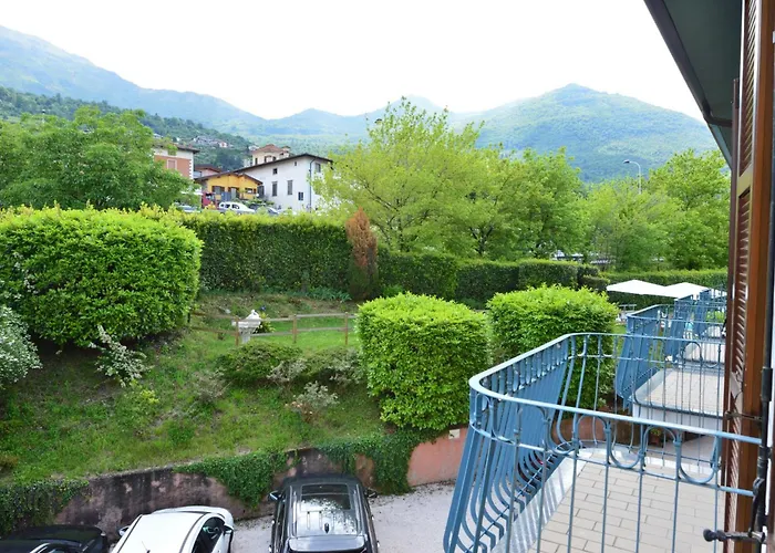 Villa Kinzica Sale Marasino