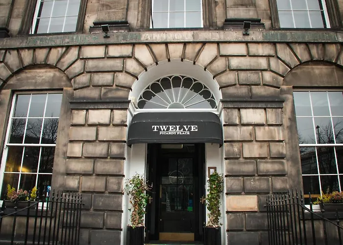 Rooms & Suites Picardy Place